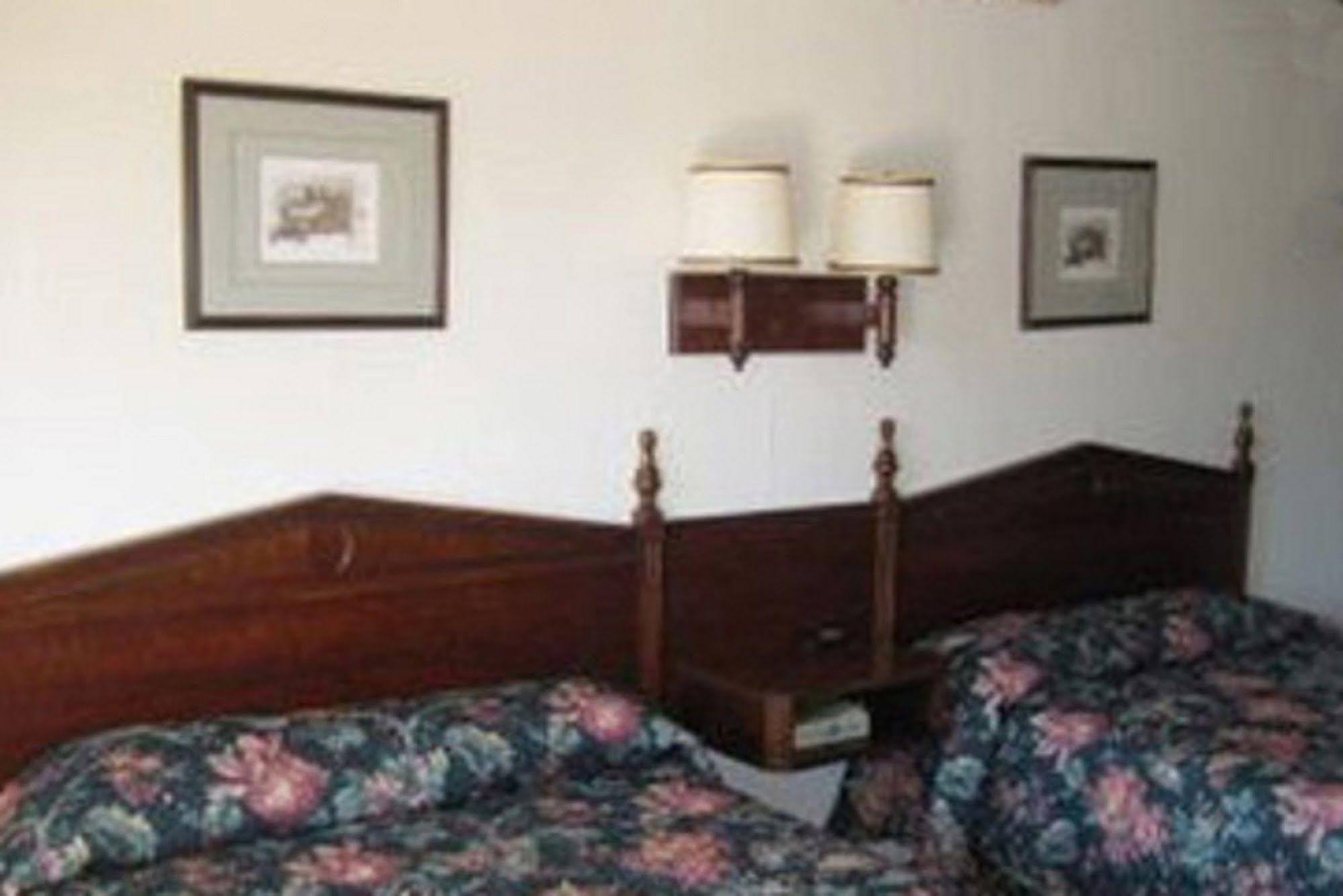 Bassett Motel ウィリアムズバーグ 部屋 写真