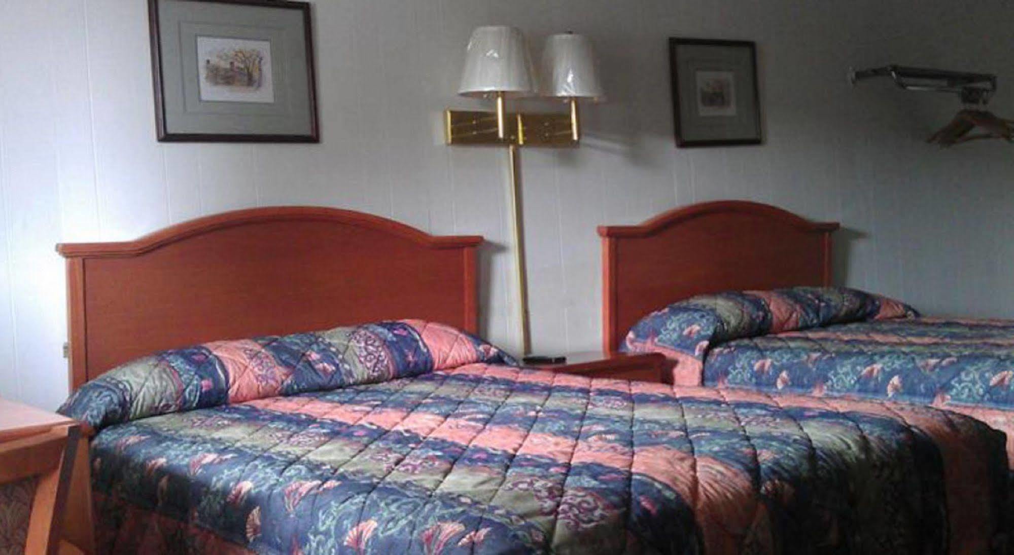 Bassett Motel ウィリアムズバーグ エクステリア 写真