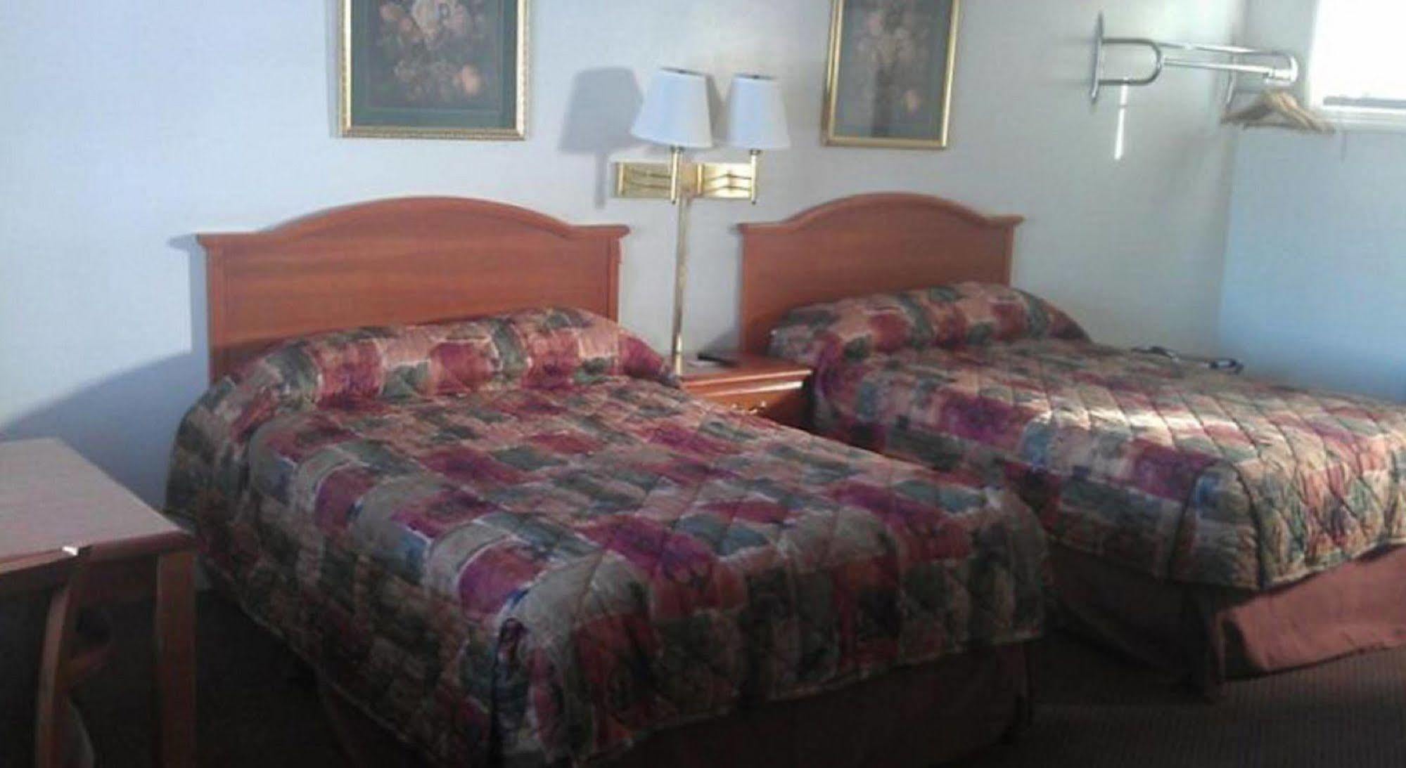 Bassett Motel ウィリアムズバーグ エクステリア 写真
